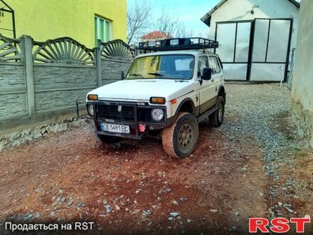 ВАЗ Нива 1995 у Чернівцях на Automoto.ua Білий ВАЗ Нива, об'ємом двигуна 1.7 л та пробігом 0 тис. км за 1900 $, фото 1 на Automoto.ua