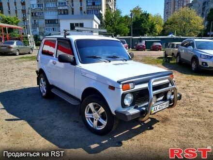 ВАЗ Нива 1995 в Харькове на Automoto.ua Белый ВАЗ Нива, объемом двигателя 1.7 л и пробегом 300 тыс. км за 3200 $, фото 1 на Automoto.ua