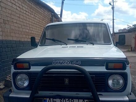 ВАЗ Нива 1996 в Кривом Роге на Automoto.ua Белый ВАЗ Нива, объемом двигателя 1.6 л и пробегом 260 тыс. км за 2200 $, фото 1 на Automoto.ua