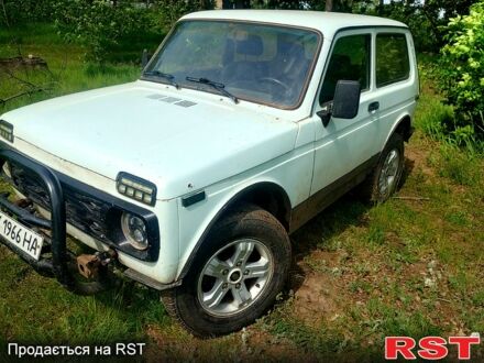 ВАЗ Нива 1997 у Чугуеве на Automoto.ua Білий ВАЗ Нива, об'ємом двигуна 1.7 л та пробігом 125 тис. км за 1350 $, фото 1 на Automoto.ua