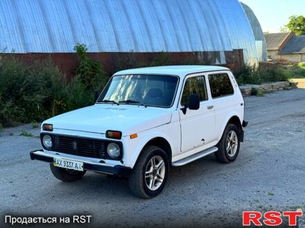 Белый ВАЗ Нива, объемом двигателя 1.7 л и пробегом 250 тыс. км за 1250 $, фото 1 на Automoto.ua