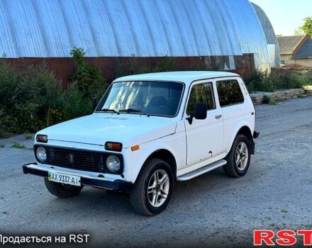 Белый ВАЗ Нива, объемом двигателя 1.7 л и пробегом 250 тыс. км за 1250 $, фото 1 на Automoto.ua