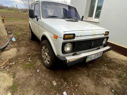 ВАЗ Нива 2002 в Первомайск на Automoto.ua Белый ВАЗ Нива, объемом двигателя 15 л и пробегом 150 тыс. км за 1700 $, фото 1 на Automoto.ua