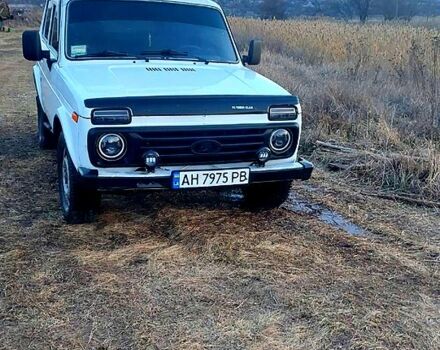 Белый ВАЗ Нива, объемом двигателя 1.7 л и пробегом 380 тыс. км за 2400 $, фото 1 на Automoto.ua