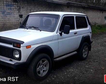 Білий ВАЗ Нива, об'ємом двигуна 1.7 л та пробігом 180 тис. км за 3000 $, фото 1 на Automoto.ua