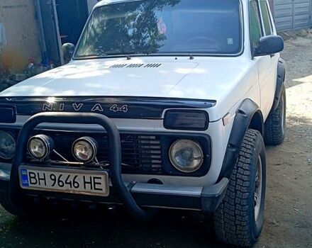Белый ВАЗ Нива, объемом двигателя 1.7 л и пробегом 100 тыс. км за 3100 $, фото 1 на Automoto.ua