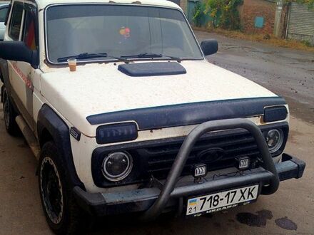 ВАЗ Нива 2004 в Дергачах на Automoto.ua Белый ВАЗ Нива, объемом двигателя 17 л и пробегом 0 тыс. км за 3080 $, фото 1 на Automoto.ua