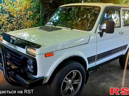 Белый ВАЗ Нива, объемом двигателя 1.7 л и пробегом 200 тыс. км за 3300 $, фото 1 на Automoto.ua