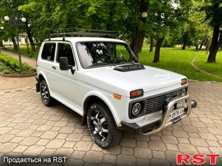 Белый ВАЗ Нива, объемом двигателя 1.7 л и пробегом 273 тыс. км за 3300 $, фото 1 на Automoto.ua