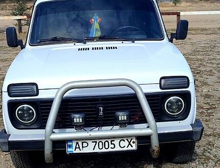 ВАЗ Нива 2007 в Покровском на Automoto.ua Белый ВАЗ Нива, объемом двигателя 1.7 л и пробегом 190 тыс. км за 3500 $, фото 1 на Automoto.ua