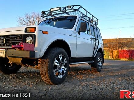 Белый ВАЗ Нива, объемом двигателя 1.7 л и пробегом 0 тыс. км за 4000 $, фото 1 на Automoto.ua