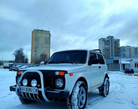 Белый ВАЗ Нива, объемом двигателя 1.7 л и пробегом 230 тыс. км за 3400 $, фото 1 на Automoto.ua