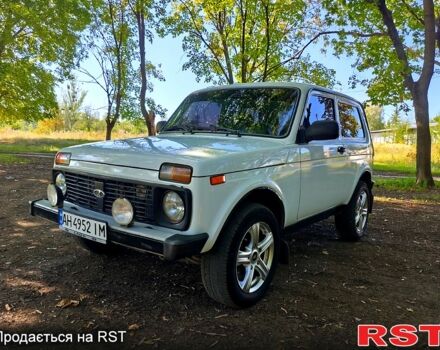 Белый ВАЗ Нива, объемом двигателя 1.7 л и пробегом 140 тыс. км за 4500 $, фото 1 на Automoto.ua