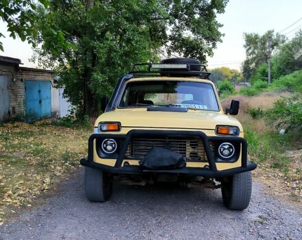 Бежевый ВАЗ Нива, объемом двигателя 1.6 л и пробегом 100 тыс. км за 1500 $, фото 1 на Automoto.ua