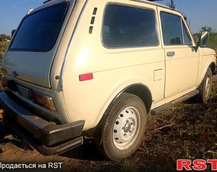 Бежевый ВАЗ Нива, объемом двигателя 1.6 л и пробегом 250 тыс. км за 1600 $, фото 1 на Automoto.ua