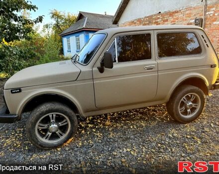 Бежевый ВАЗ Нива, объемом двигателя 1.6 л и пробегом 180 тыс. км за 3000 $, фото 5 на Automoto.ua