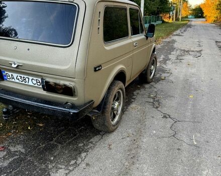 Бежевый ВАЗ Нива, объемом двигателя 1.6 л и пробегом 180 тыс. км за 3000 $, фото 3 на Automoto.ua