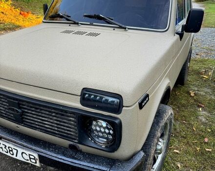 Бежевый ВАЗ Нива, объемом двигателя 1.6 л и пробегом 180 тыс. км за 3000 $, фото 1 на Automoto.ua