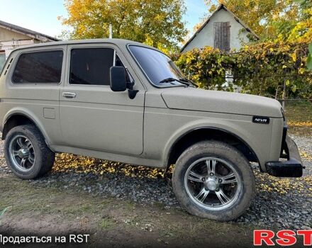 Бежевый ВАЗ Нива, объемом двигателя 1.6 л и пробегом 180 тыс. км за 3000 $, фото 4 на Automoto.ua