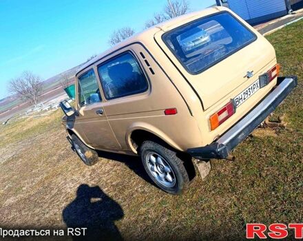 Бежевый ВАЗ Нива, объемом двигателя 1.6 л и пробегом 200 тыс. км за 1800 $, фото 1 на Automoto.ua