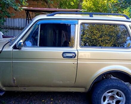 Бежевый ВАЗ Нива, объемом двигателя 1.6 л и пробегом 0 тыс. км за 1430 $, фото 2 на Automoto.ua