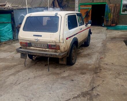Бежевый ВАЗ Нива, объемом двигателя 1.6 л и пробегом 100 тыс. км за 2000 $, фото 1 на Automoto.ua