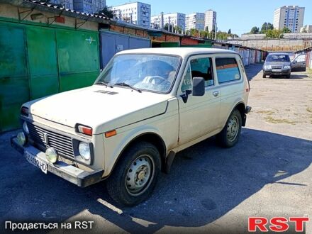 Бежевый ВАЗ Нива, объемом двигателя 1.6 л и пробегом 160 тыс. км за 1200 $, фото 1 на Automoto.ua