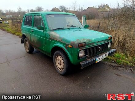 Бежевый ВАЗ Нива, объемом двигателя 1.5 л и пробегом 200 тыс. км за 800 $, фото 1 на Automoto.ua