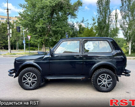 Черный ВАЗ Нива, объемом двигателя 1.6 л и пробегом 183 тыс. км за 2300 $, фото 3 на Automoto.ua