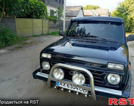 Чорний ВАЗ Нива, об'ємом двигуна 1.7 л та пробігом 100 тис. км за 3200 $, фото 1 на Automoto.ua