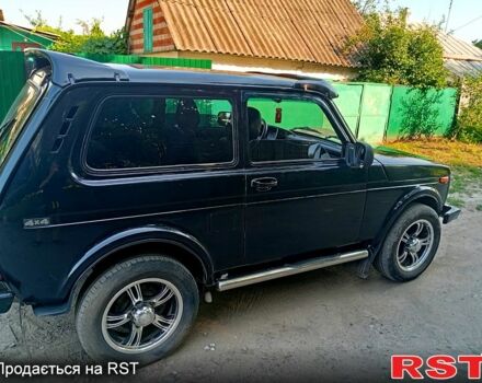 Чорний ВАЗ Нива, об'ємом двигуна 1.7 л та пробігом 100 тис. км за 3200 $, фото 3 на Automoto.ua