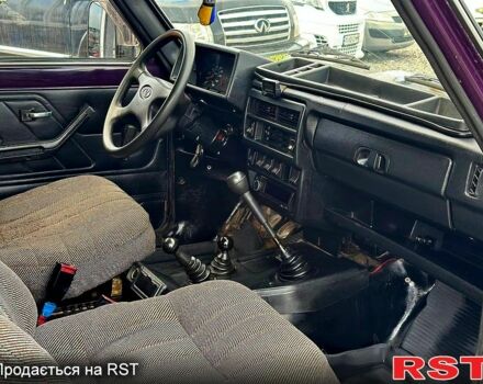 Фиолетовый ВАЗ Нива, объемом двигателя 1.7 л и пробегом 250 тыс. км за 2300 $, фото 4 на Automoto.ua