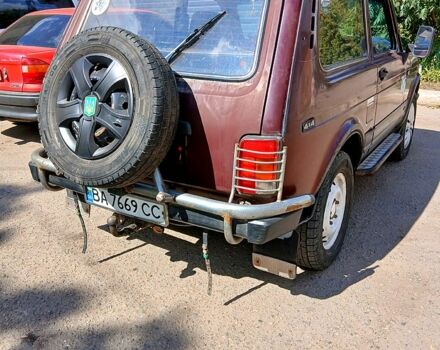 Коричневий ВАЗ Нива, об'ємом двигуна 1.7 л та пробігом 190 тис. км за 2950 $, фото 3 на Automoto.ua