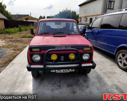 Червоний ВАЗ Нива, об'ємом двигуна 1.6 л та пробігом 100 тис. км за 750 $, фото 2 на Automoto.ua