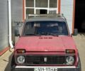 Красный ВАЗ Нива, объемом двигателя 16 л и пробегом 200 тыс. км за 1000 $, фото 1 на Automoto.ua