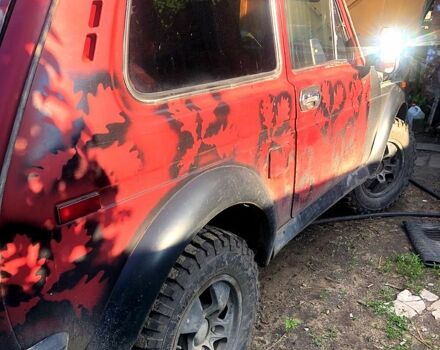 Красный ВАЗ Нива, объемом двигателя 1.9 л и пробегом 50 тыс. км за 2500 $, фото 4 на Automoto.ua