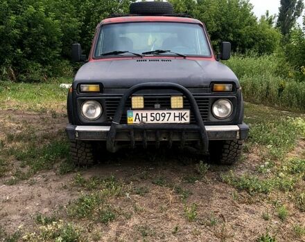 Красный ВАЗ Нива, объемом двигателя 1.9 л и пробегом 50 тыс. км за 2500 $, фото 1 на Automoto.ua
