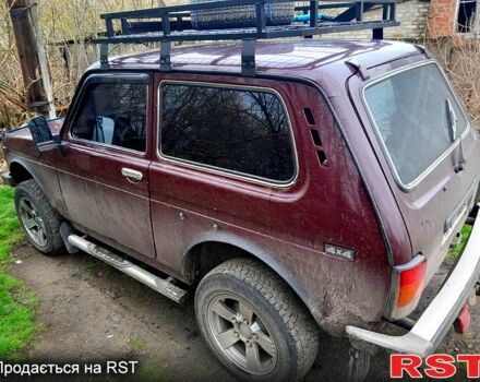 Красный ВАЗ Нива, объемом двигателя 1.6 л и пробегом 170 тыс. км за 2170 $, фото 2 на Automoto.ua