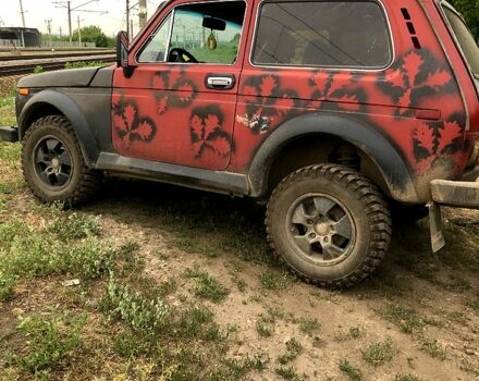 Красный ВАЗ Нива, объемом двигателя 1.9 л и пробегом 50 тыс. км за 2500 $, фото 2 на Automoto.ua