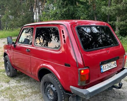 Красный ВАЗ Нива, объемом двигателя 1.6 л и пробегом 100 тыс. км за 2000 $, фото 2 на Automoto.ua