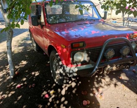 Красный ВАЗ Нива, объемом двигателя 1.6 л и пробегом 200 тыс. км за 1000 $, фото 3 на Automoto.ua