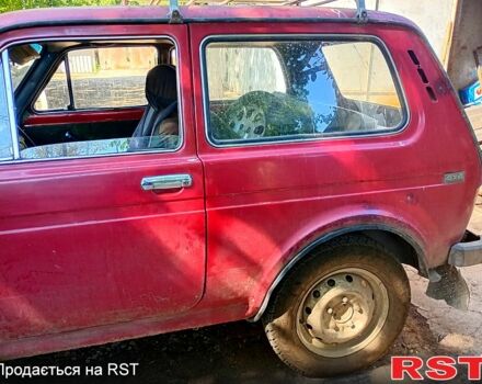 Красный ВАЗ Нива, объемом двигателя 1.6 л и пробегом 280 тыс. км за 1000 $, фото 4 на Automoto.ua