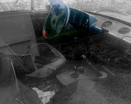 Красный ВАЗ Нива, объемом двигателя 1.6 л и пробегом 300 тыс. км за 1050 $, фото 6 на Automoto.ua