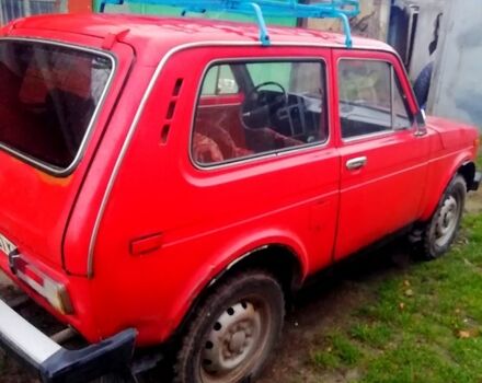 Красный ВАЗ Нива, объемом двигателя 1.6 л и пробегом 107 тыс. км за 2000 $, фото 5 на Automoto.ua