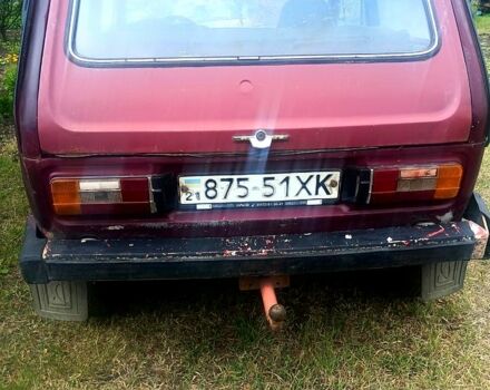 Красный ВАЗ Нива, объемом двигателя 1.6 л и пробегом 300 тыс. км за 1050 $, фото 1 на Automoto.ua