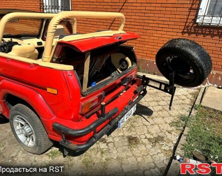 Червоний ВАЗ Нива, об'ємом двигуна 1.6 л та пробігом 0 тис. км за 2000 $, фото 6 на Automoto.ua