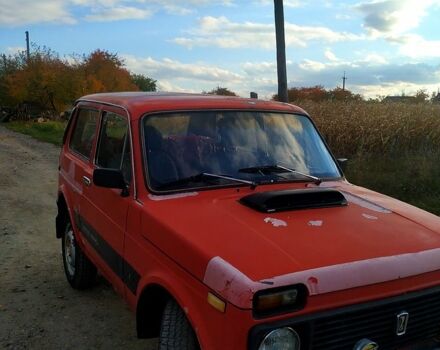 Красный ВАЗ Нива, объемом двигателя 1.6 л и пробегом 135 тыс. км за 1900 $, фото 5 на Automoto.ua