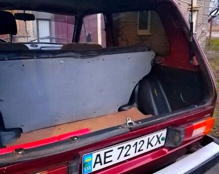 Красный ВАЗ Нива, объемом двигателя 1.6 л и пробегом 0 тыс. км за 2100 $, фото 4 на Automoto.ua
