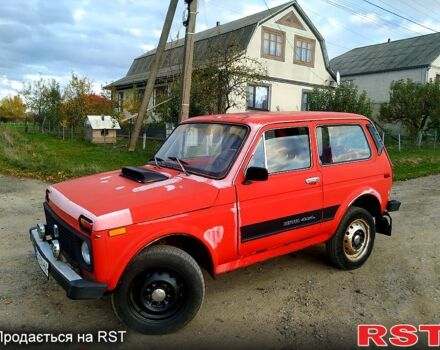 Красный ВАЗ Нива, объемом двигателя 1.6 л и пробегом 135 тыс. км за 1900 $, фото 6 на Automoto.ua
