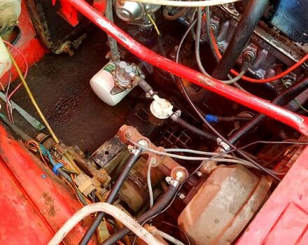 Красный ВАЗ Нива, объемом двигателя 1.6 л и пробегом 135 тыс. км за 1900 $, фото 11 на Automoto.ua